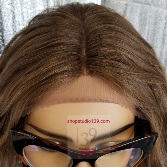 Sexy and chic wavy Bob wig with middle part - Picture 4 of 5